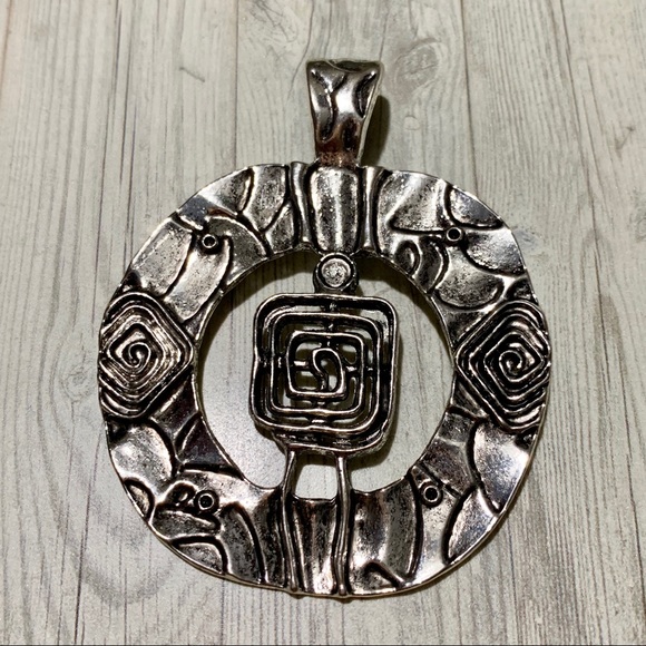 Jewelry - Round Boho Chic Pendant Antique Silver Rhombus